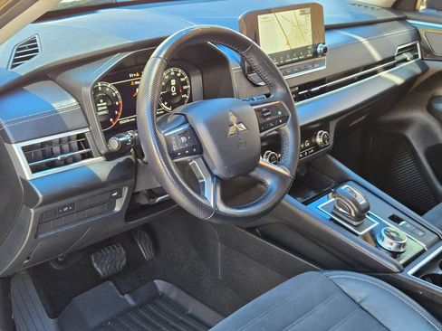 Used 2023 Mitsubishi Outlander SE FWD image 10