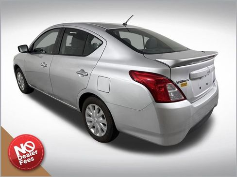 Used 2016 Nissan Versa SV image 6