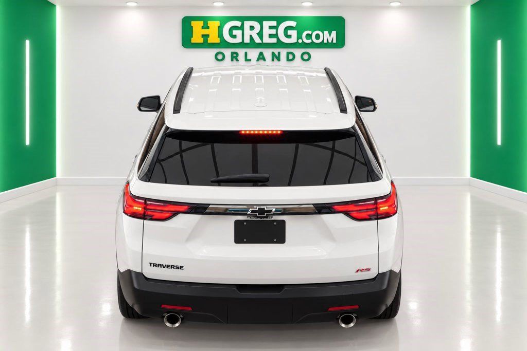 Used 2023 Chevrolet Traverse RS FWD image 8