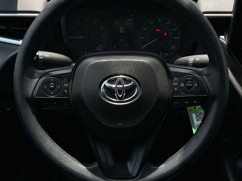 Used 2025 Toyota Corolla LE FWD image 12