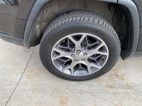 Used 2020 Jeep Grand Cherokee Limited image 15