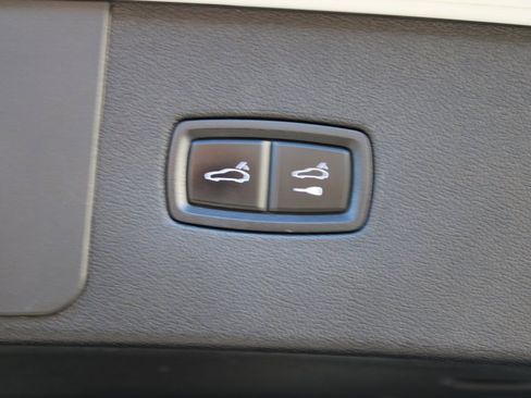 Used 2021 Porsche Cayenne image 34