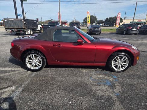 Used 2011 MAZDA MX-5 Miata Sport image 7