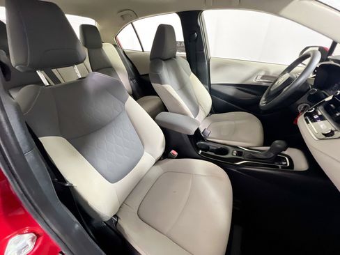 Used 2020 Toyota Corolla LE FWD image 30
