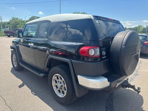 Used 2012 Toyota FJ Cruiser 4WD w/ Upgrade Pkg image 7