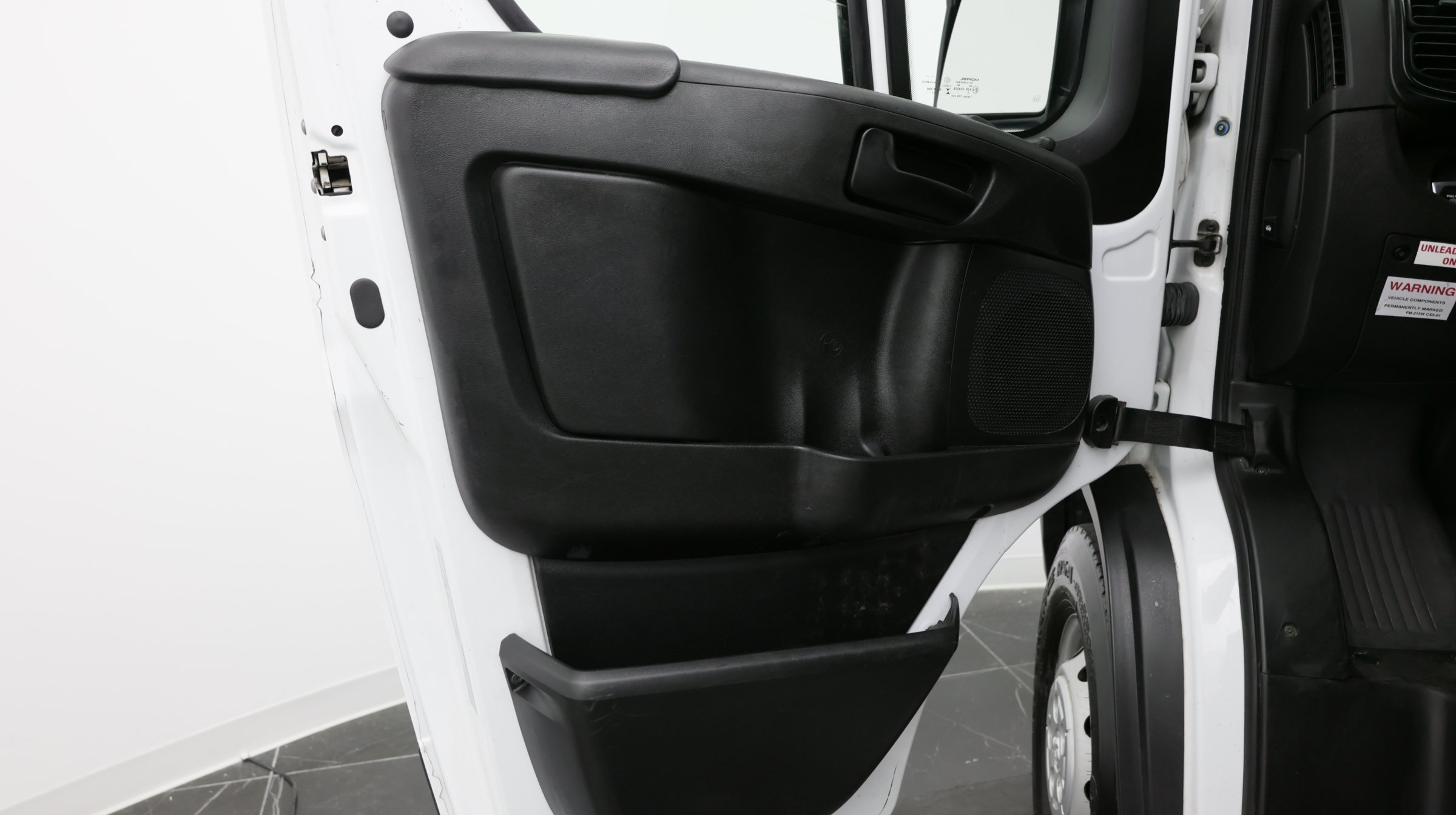 Used 2023 RAM ProMaster 2500 w/ Convenience Group FWD image 8