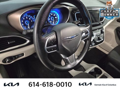 Used 2021 Chrysler Voyager LX FWD image 17