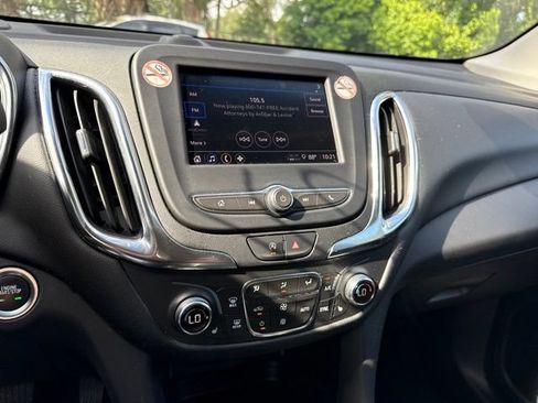 Used 2024 Chevrolet Equinox LT FWD image 11