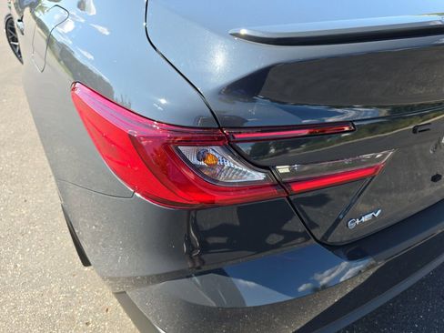 Used 2025 Toyota Camry SE image 33