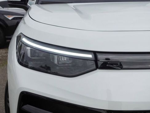 New 2026 Volkswagen Tiguan SE R-Line image 5