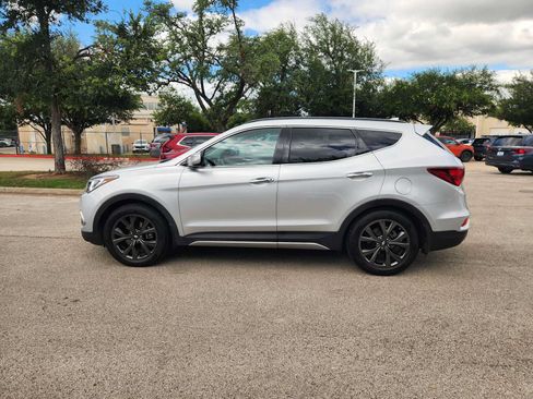 Used 2018 Hyundai Santa Fe Sport w/ 2.0T Ultimate Tech Package 05 FWD image 4