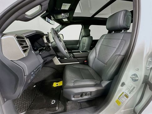Used 2025 Toyota Tundra Limited image 21