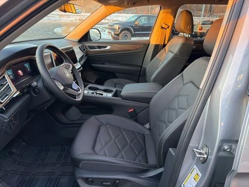 New 2026 Volkswagen Atlas SE image 9