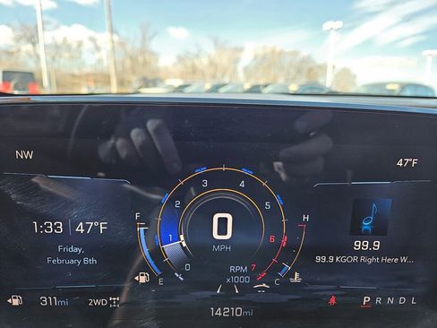 Used 2024 Chevrolet Traverse RS AWD/4WD image 11