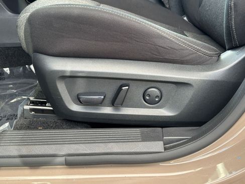 Used 2025 Nissan Rogue SV FWD image 22