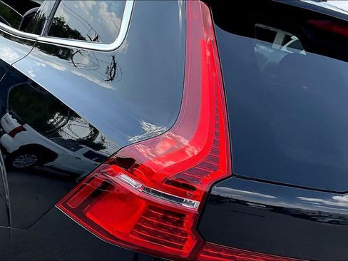 Used 2019 Volvo XC60 T5 Momentum FWD image 28