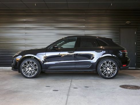 Certified 2026 Porsche Macan image 2