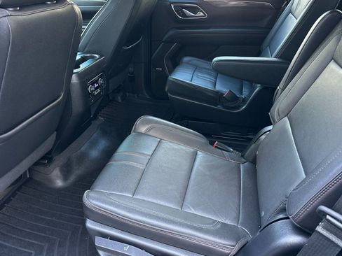Used 2022 Chevrolet Tahoe RST w/ Luxury Package AWD/4WD image 12
