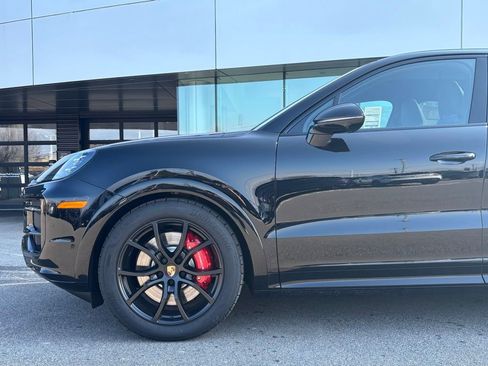 New 2026 Porsche Cayenne GTS AWD/4WD image 30