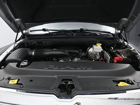 Used 2019 RAM 1500 Laramie AWD/4WD image 26