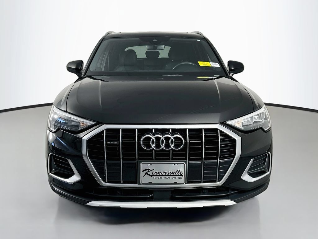 Used 2022 Audi Q3 2.0T Premium w/ Convenience Package AWD/4WD image 2