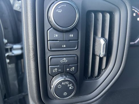 Used 2025 Chevrolet Silverado 2500 Custom image 34