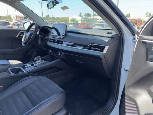 Used 2024 Mitsubishi Outlander SE FWD image 4