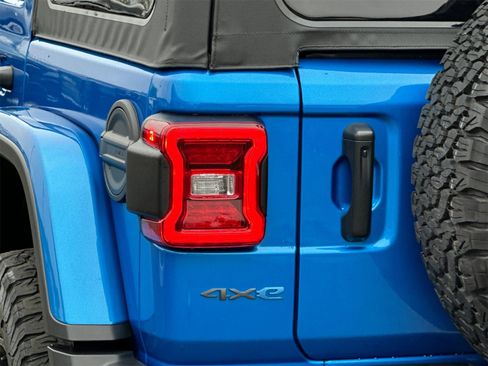 Used 2021 Jeep Wrangler Unlimited Rubicon 4xe w/ Steel Bumper Group image 32