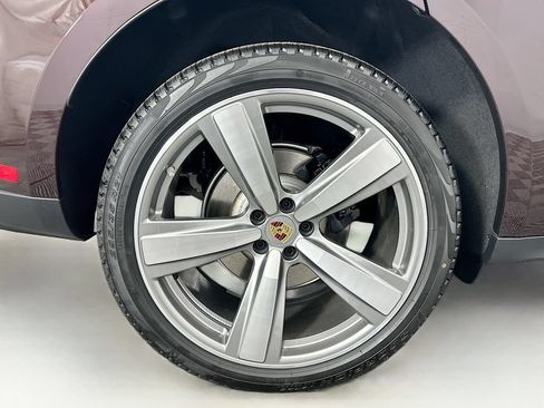 Used 2026 Porsche Macan AWD/4WD image 34