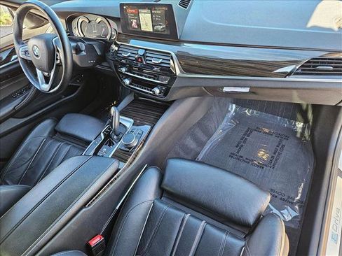 Used 2018 BMW 530e xDrive w/ Premium Package 2 image 20