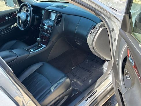 Used 2017 INFINITI QX50 2WD w/ Premium Plus Package image 30