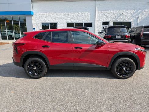 New 2026 Chevrolet Trax LS w/ LS Convenience Package image 3