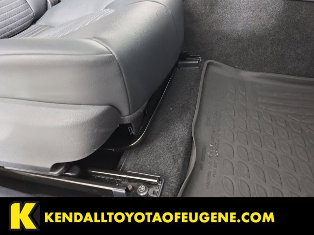 Used 2022 Toyota Camry SE FWD image 29