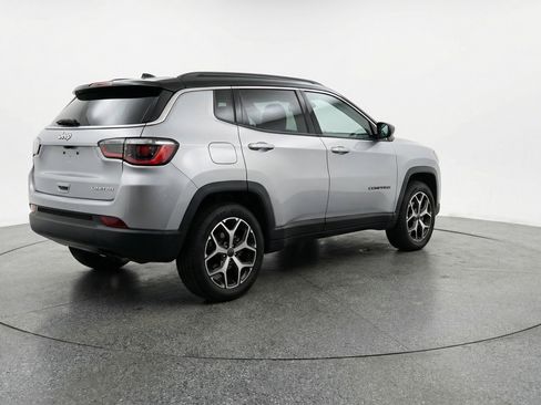 Used 2025 Jeep Compass Limited AWD/4WD image 9
