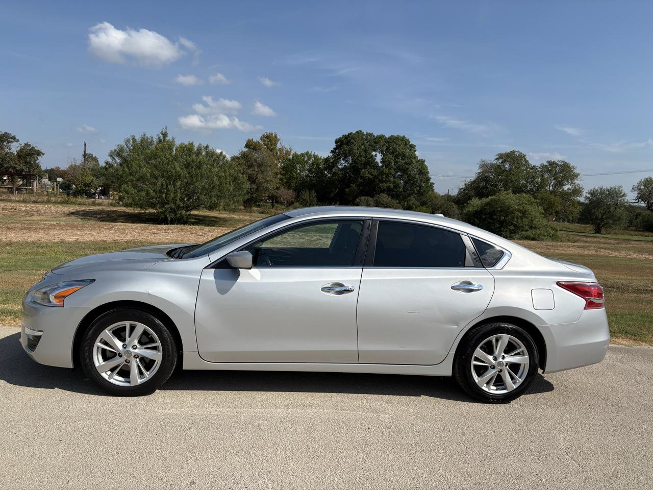 Used 2013 Nissan Altima 2.5 SV FWD image 19