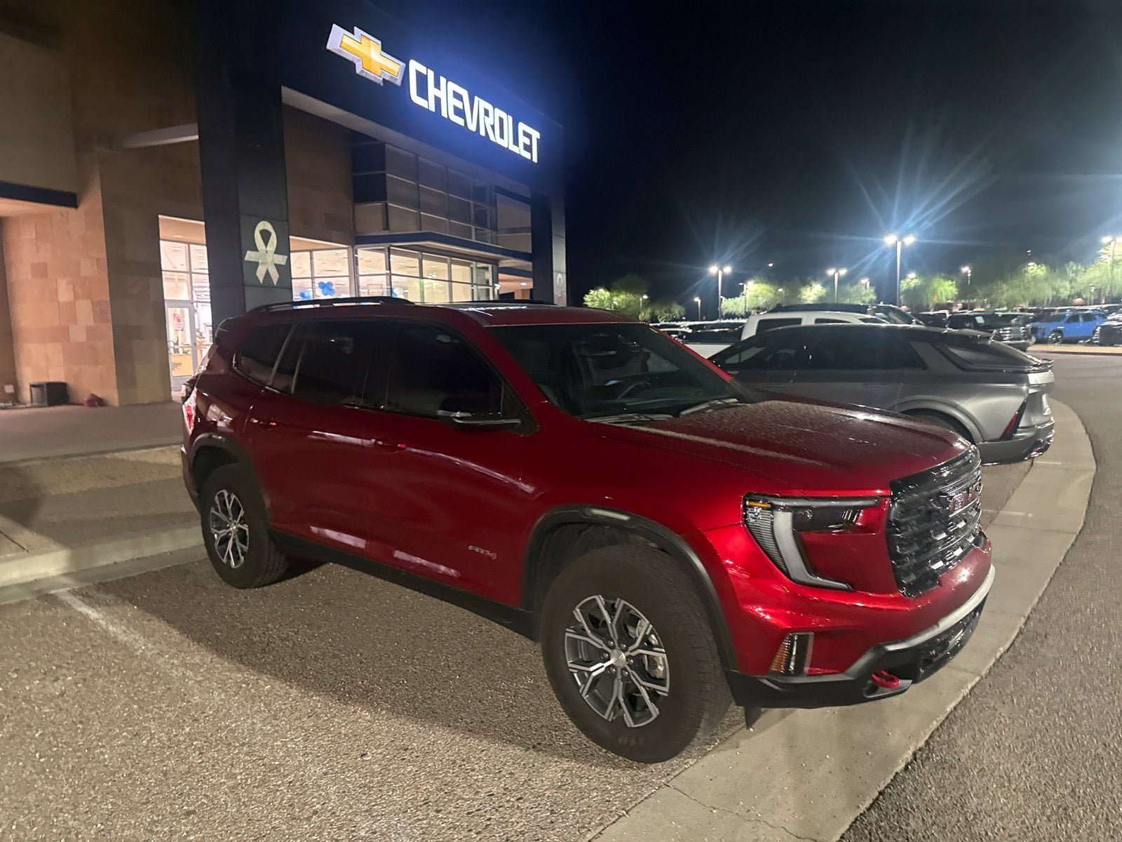 Used 2025 GMC Acadia AT4 w/ Luxury Package AWD/4WD image 3
