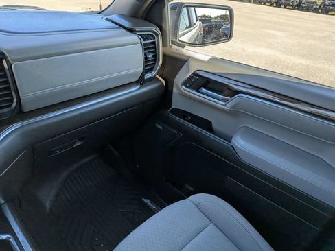 Used 2024 Chevrolet Silverado 1500 LT Trail Boss w/ Convenience Package II AWD/4WD image 16