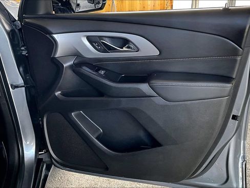 Used 2019 Chevrolet Traverse LT FWD image 24