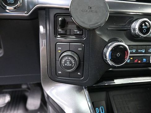 Used 2022 Ford F150 Lariat w/ Equipment Group 502A High image 31