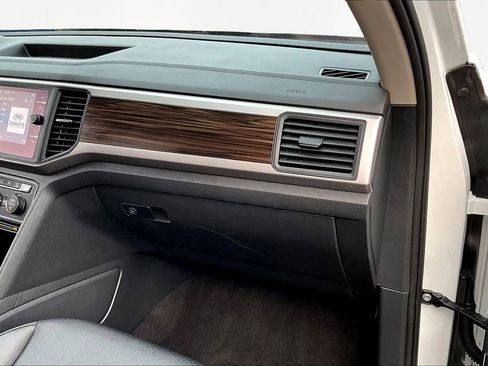 Used 2021 Volkswagen Atlas SE image 19