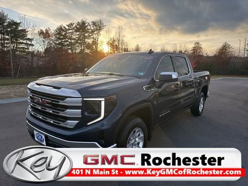 Used 2022 GMC Sierra 1500 SLE image 1