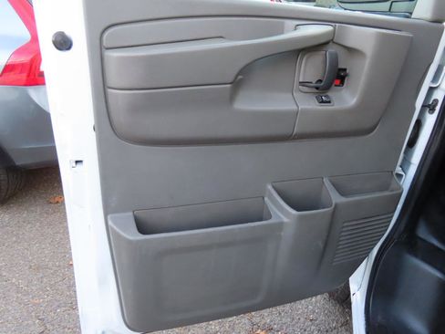 Used 2015 Chevrolet Express 2500 image 13
