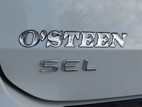 New 2026 Volkswagen Taos SEL image 14