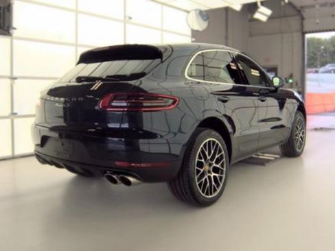 Used 2018 Porsche Macan S w/ Premium Package Plus AWD/4WD image 2