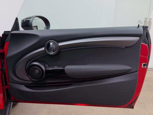 Used 2022 MINI Cooper 2-Door Hardtop w/ Premium Package image 53