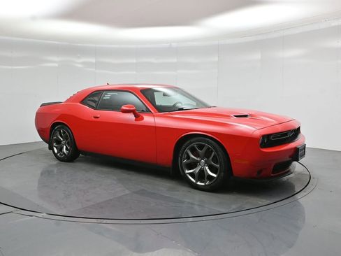Used 2016 Dodge Challenger SXT Plus RWD image 21