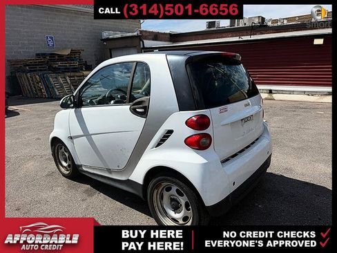 Used 2013 smart fortwo pure RWD image 3