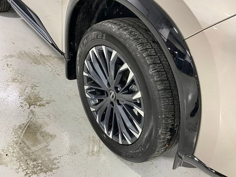 Used 2025 Nissan Rogue Platinum w/ Platinum Premium Package image 9