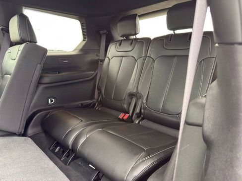 New 2025 Jeep Grand Cherokee L Limited w/ Luxury Tech Group II AWD/4WD image 37