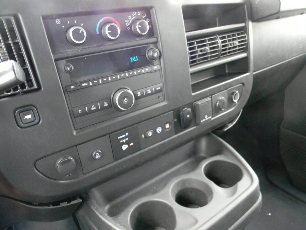 Used 2022 GMC Savana 3500 w/ Power Convenience Package RWD image 15